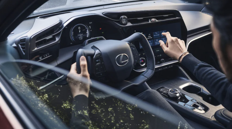 EV Pertama Lexus Akan Mendapatkan Steering Yoke ala Tesla