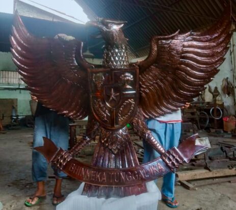 Garuda Raksasa dari Kuningan, Karya Pemuda Asal Lasem Kota Pusaka!